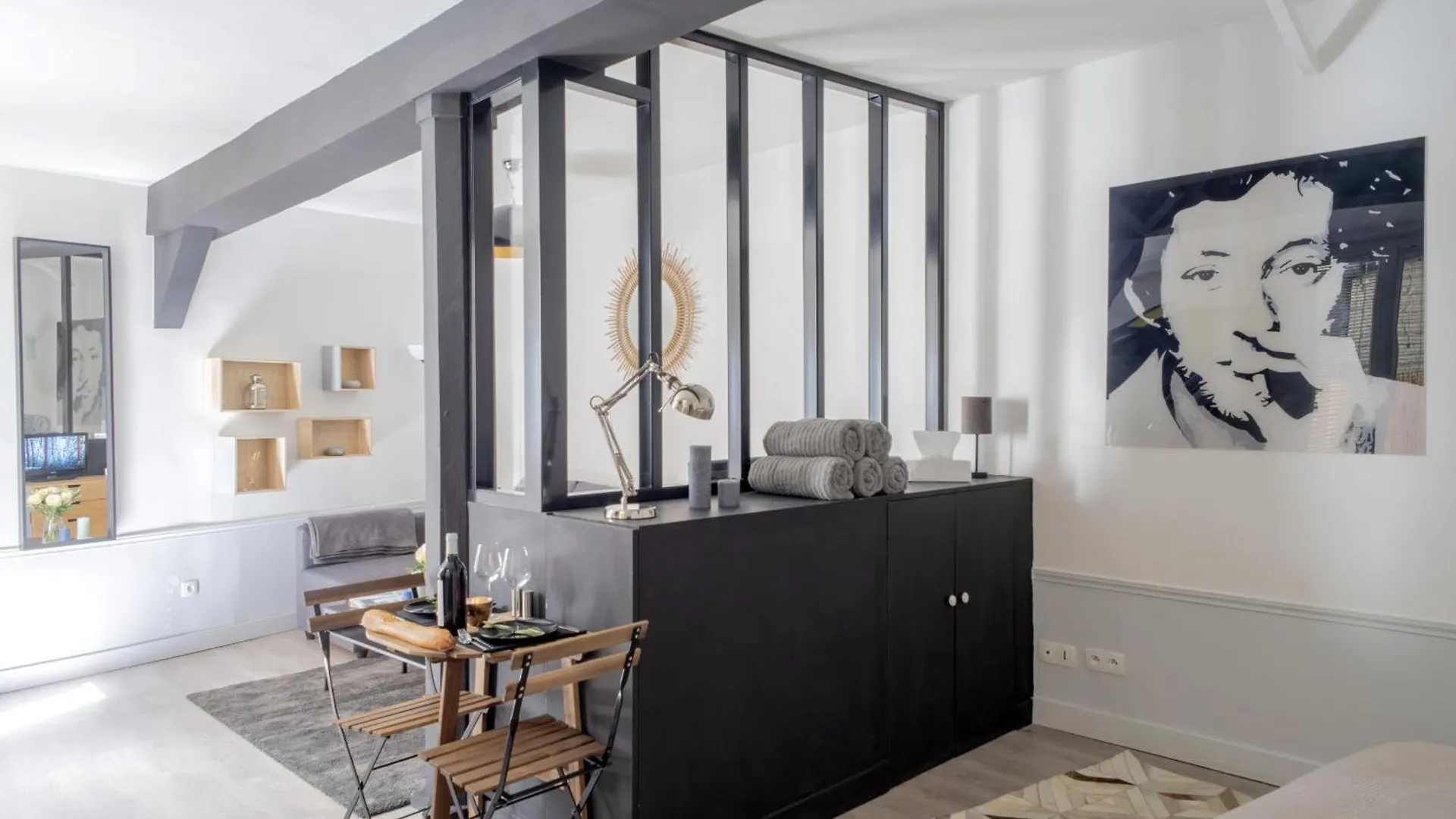 Apartament Keyz - Elegant Studio With Terrace Near The Louvre & Le Marais Paryż