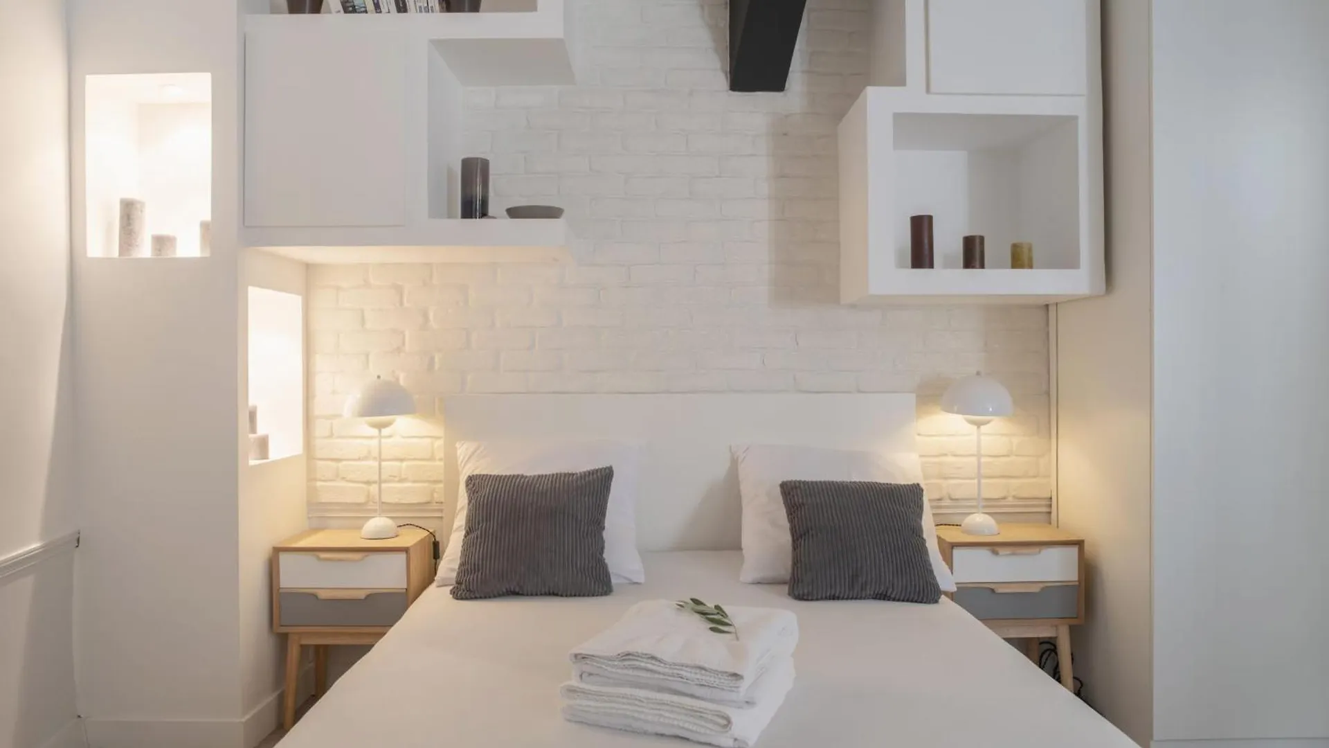 Keyz - Elegant Studio With Terrace Near The Louvre & Le Marais Parijs