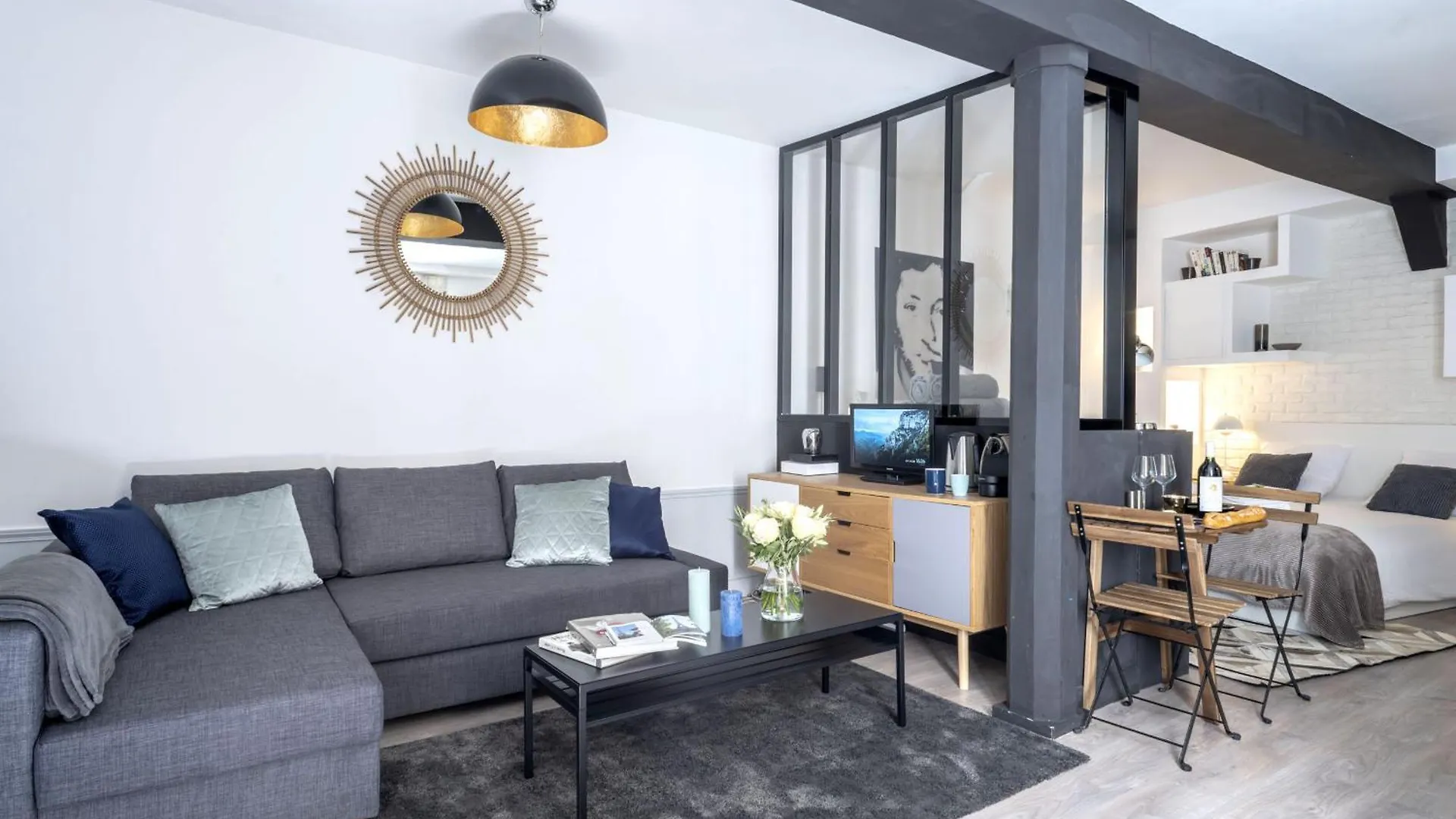 Keyz - Elegant Studio With Terrace Near The Louvre & Le Marais Paris France